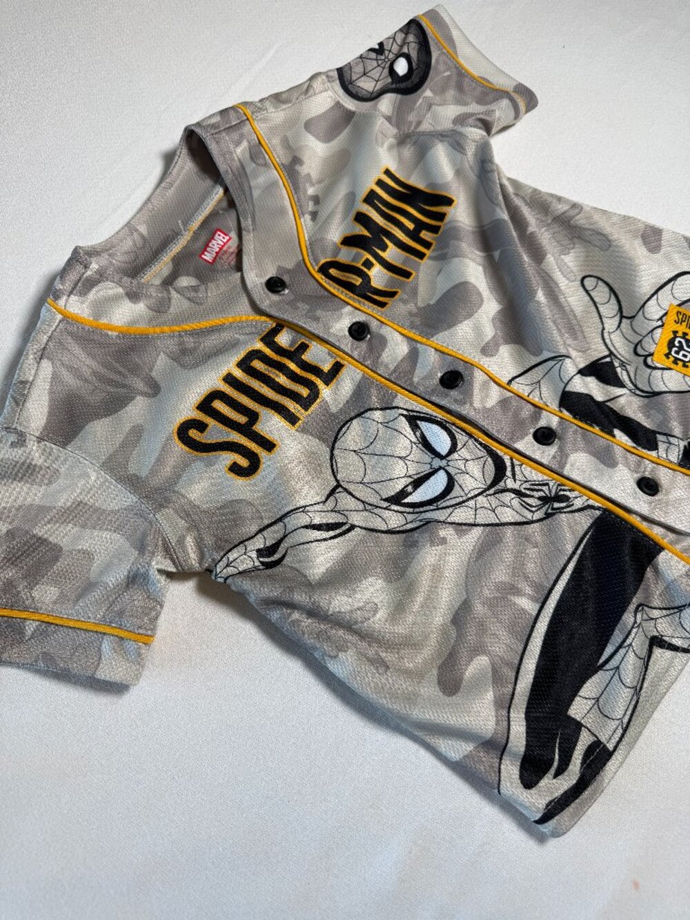 Marvel Boys Spiderman 62 Beige Baseball Jersey Size XS Button-up